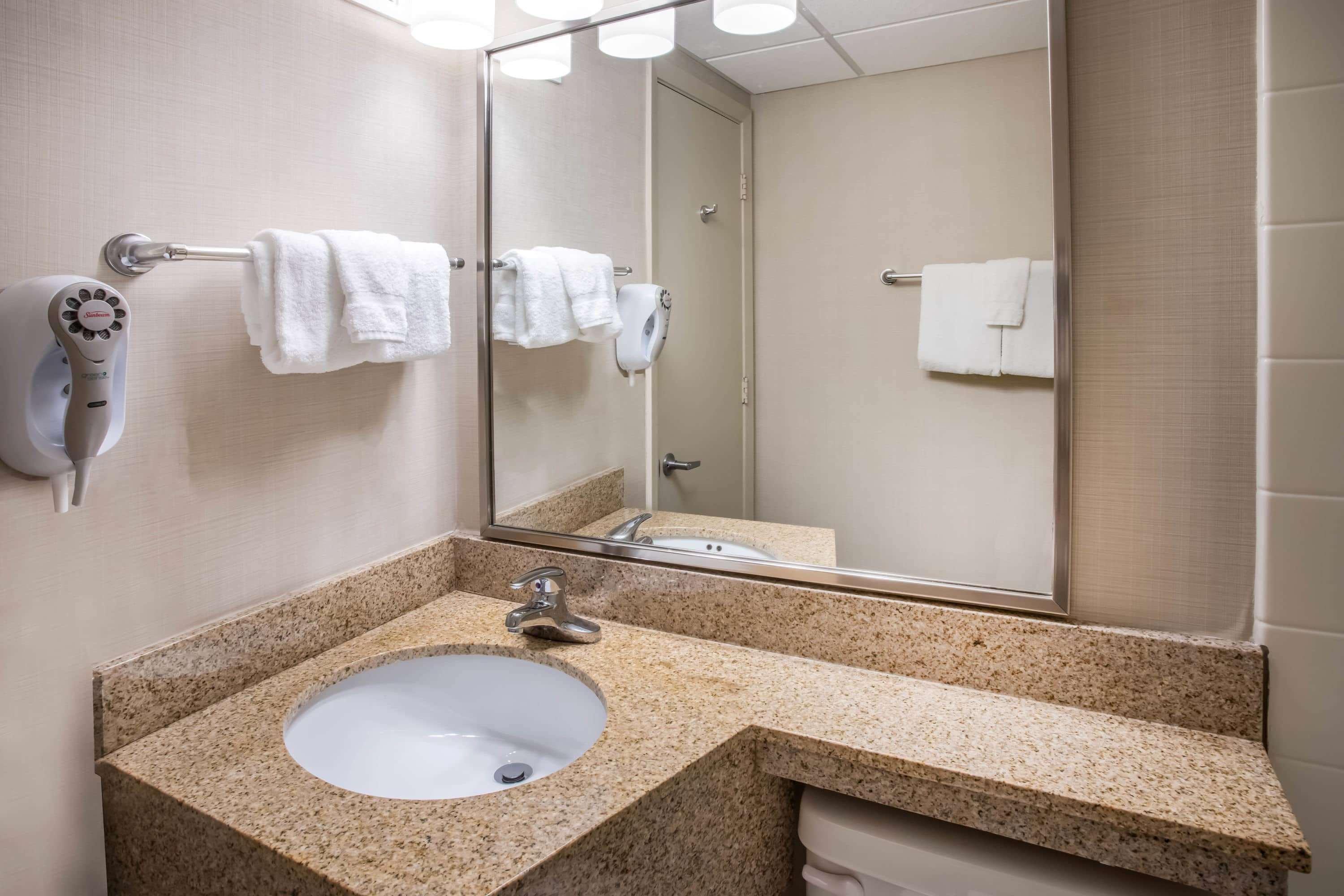 Days Inn & Suites By Wyndham Duluth By The Mall Extérieur photo